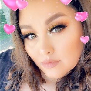 Meet your Posher, Lorina